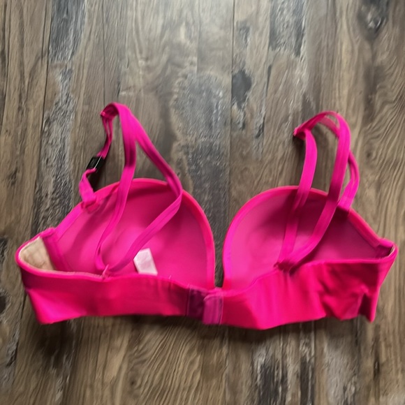 Victoria’s Secret Hot Pink Wired Bra - Picture 5 of 6